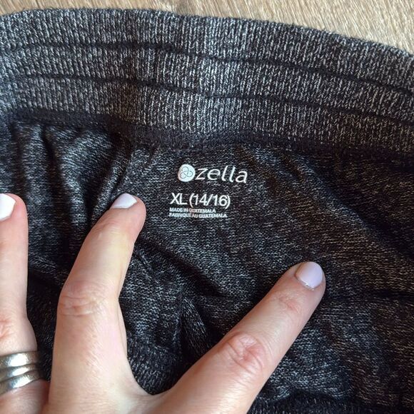 ((2 PIECE)) ZELLA GIRLS XL BUNDLE EEEUC - Picture 8 of 8